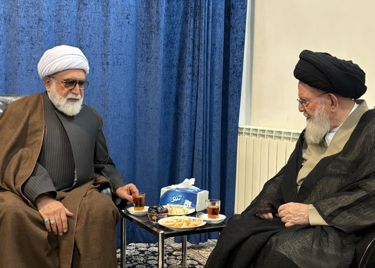 دیدار تولیت معظم آستان قدس رضوی با حضرت آیت الله حسینی زنجانی 