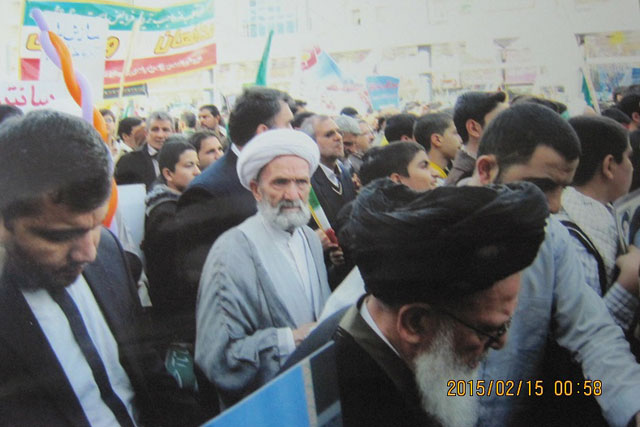 حضور معظم له در راهپیمایی 22 بهمن 93