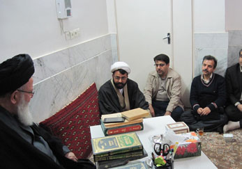 دیدار اساتید دانشگاه آزاد استان یزد با معظم له