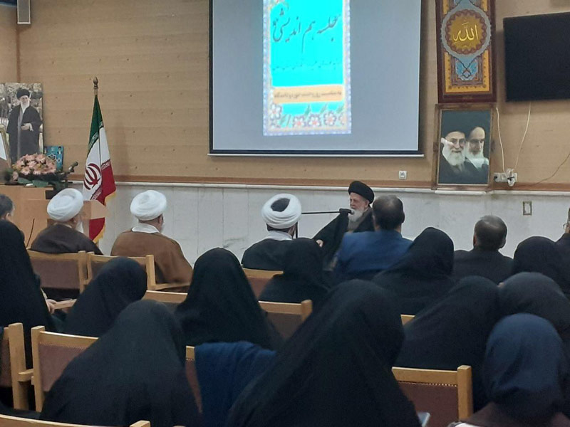 سخنرانی معظم له در جلسه هماندیشی اساتید حوزههای علمیه و دانشگاههای استان زنجان